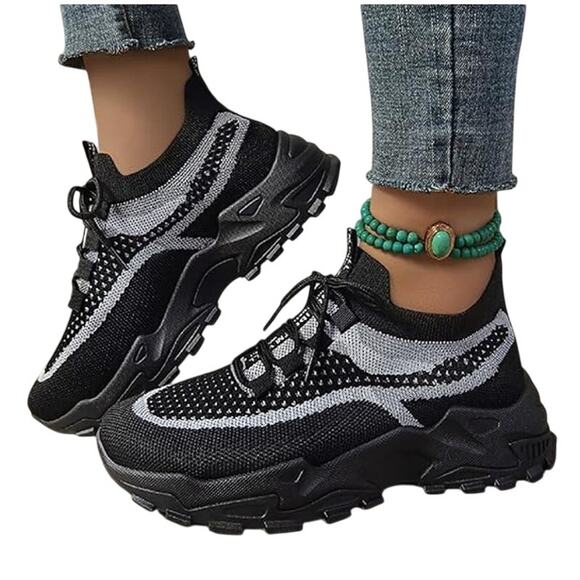 NWT ~ Womens Non-Slip Cushioned Lightweight Breathable Mesh Running Shoes ~ 10.5 - Picture 1 of 4